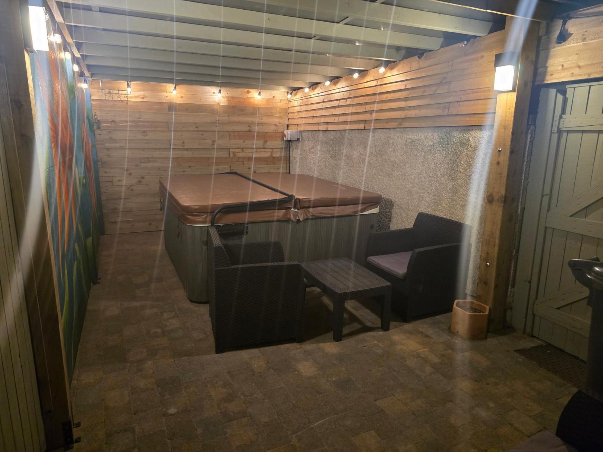 Eden Rose Cottage Hot-Tub Jacuzzi Morecambe-Bay ภายนอก รูปภาพ